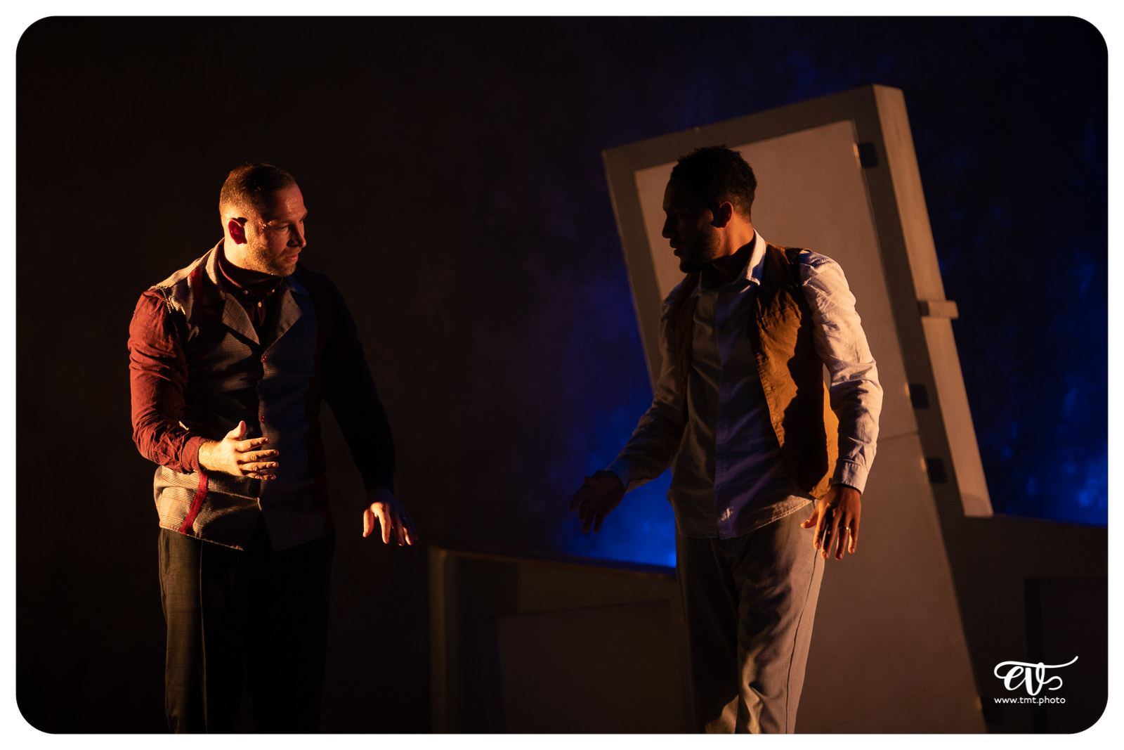 SUR LE FIL (CIE PYRAMID)